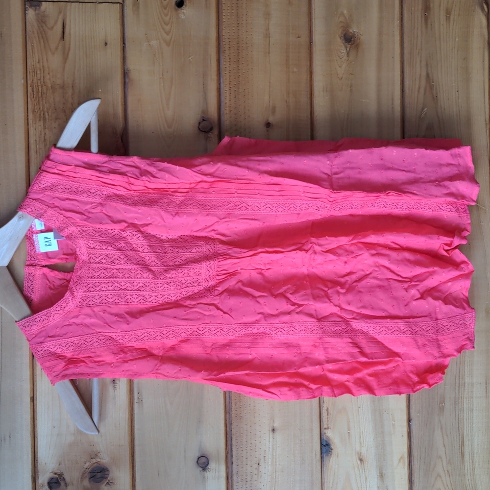 Gap Blouse Sleeveless pink top, with lace & pin tucks Medium